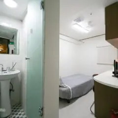 객실_외창 화장실.jpg